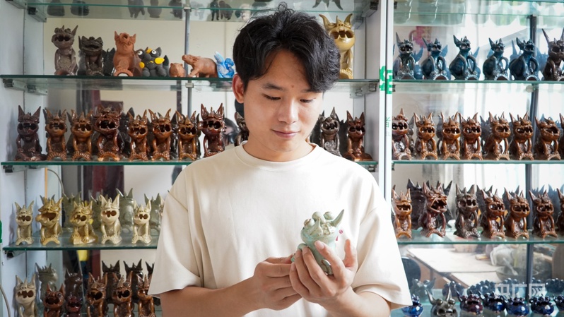 守艺人”：让屋脊萌兽“跃”入都市生活ky开元棋牌非遗正青春｜95后“瓦猫(图2)