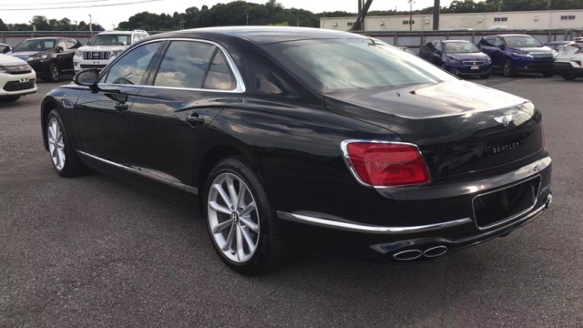 0T 五座 豪华内饰令人叹为观止开元棋牌2025款宾利飞驰 4(图2)